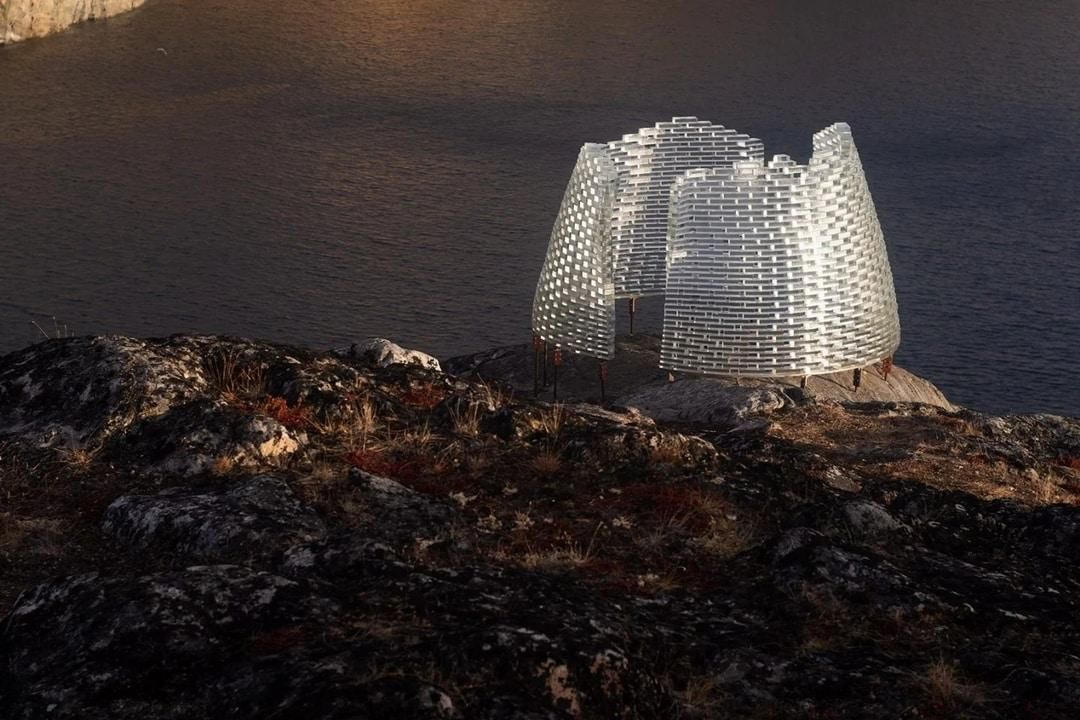  Qaammat Fjeld, un pavillon en briques de verre