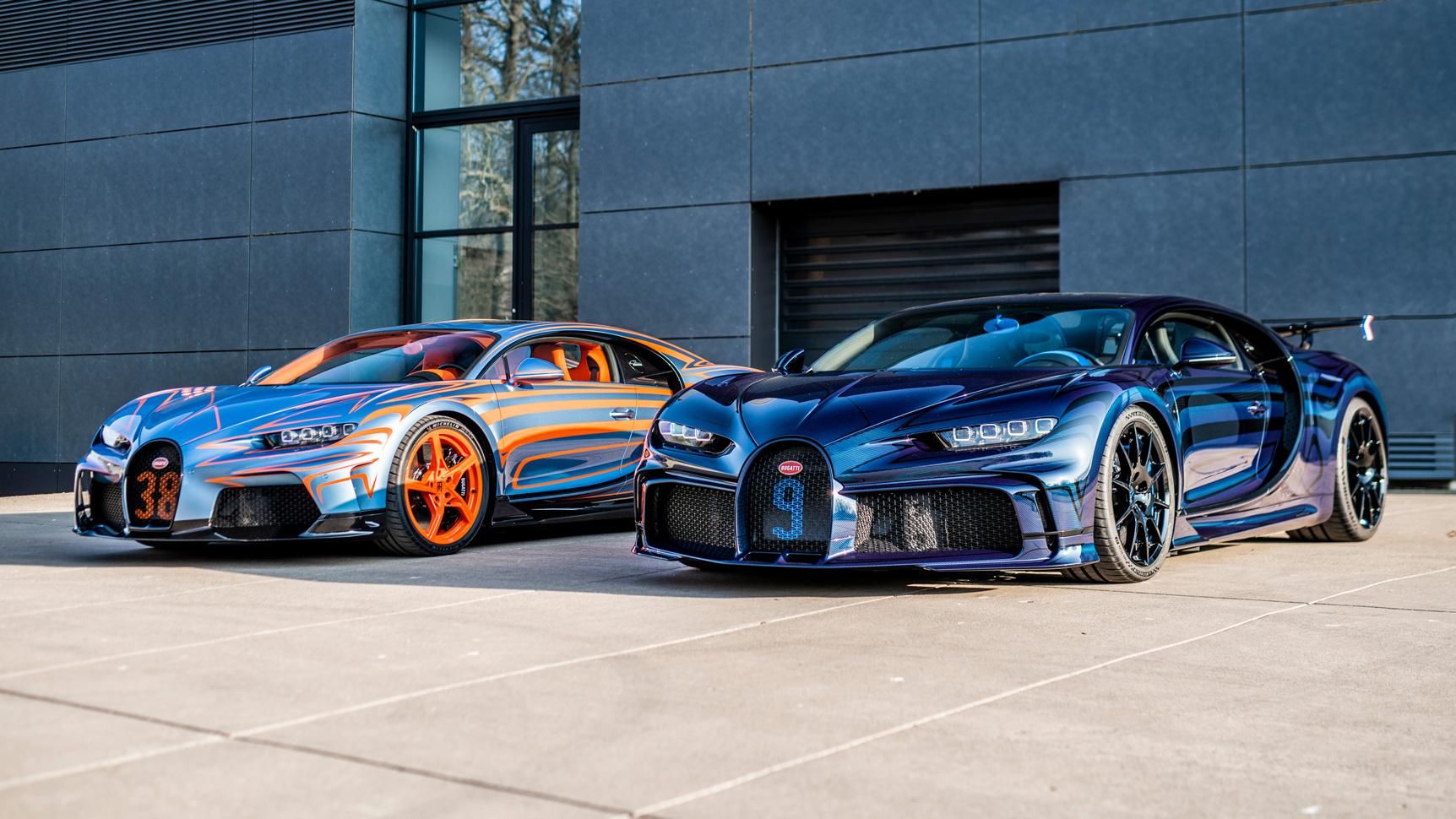 Bugatti dévoile 2 Chirons peintes sur mesure…