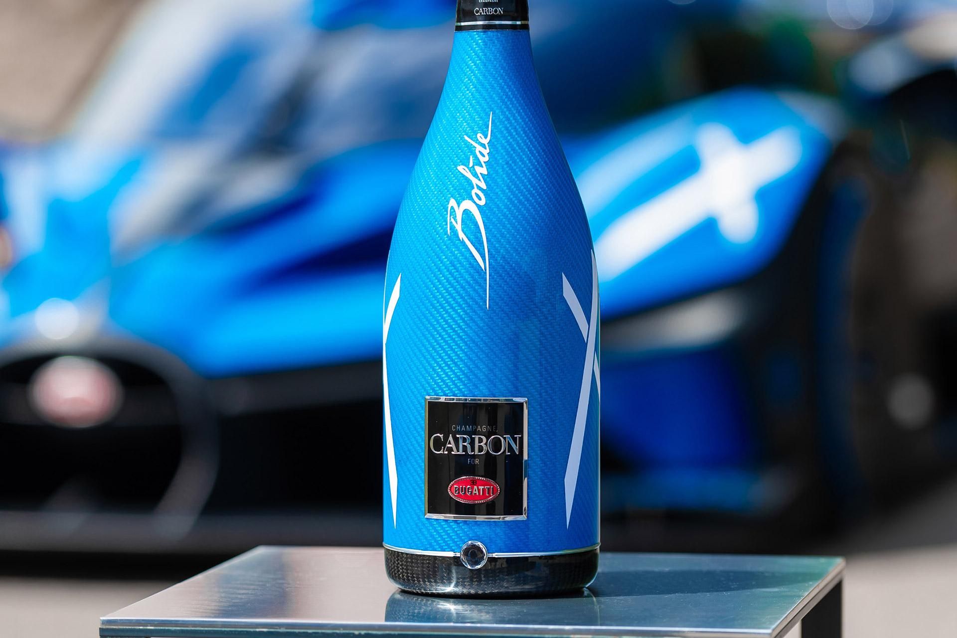 Bugatti s'inspire de la Bolide avec la version EB.03 Champagne Carbon
